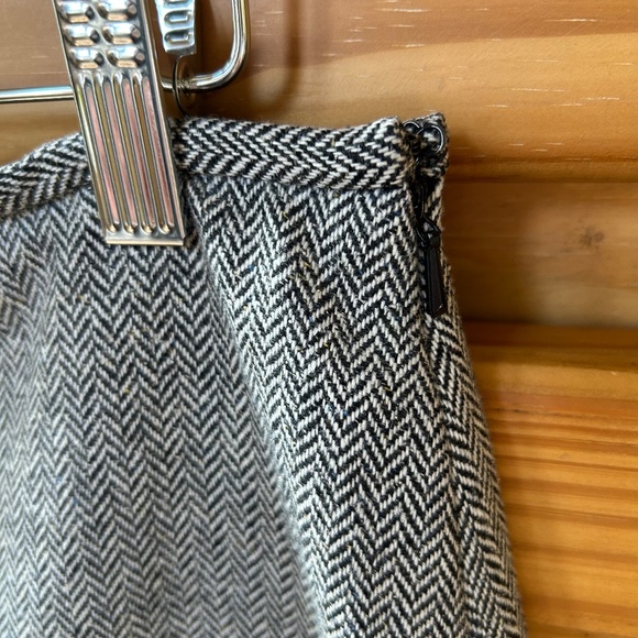 Ann Taylor Loft Skirt Herringbone Tweed Wool Blend Ruffle Hem Women's Size 6 - Picture 5 of 7